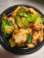 Best Chicken w. Broccoli In Garlic Sauce in Lakewood, NJ